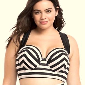 👙⚓️🐳Torrid Nautical Stripe Bathing Suit Bikini Top